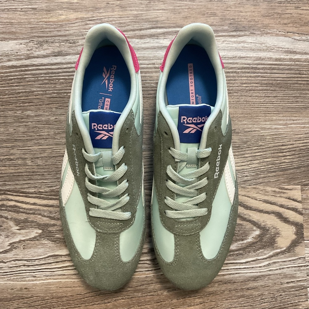 Reebok Women’s World 70 Sneaker Green Grey, Pink and White 7.5 NWOT